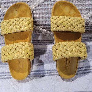 Homer's sandals PreOwned Size 37